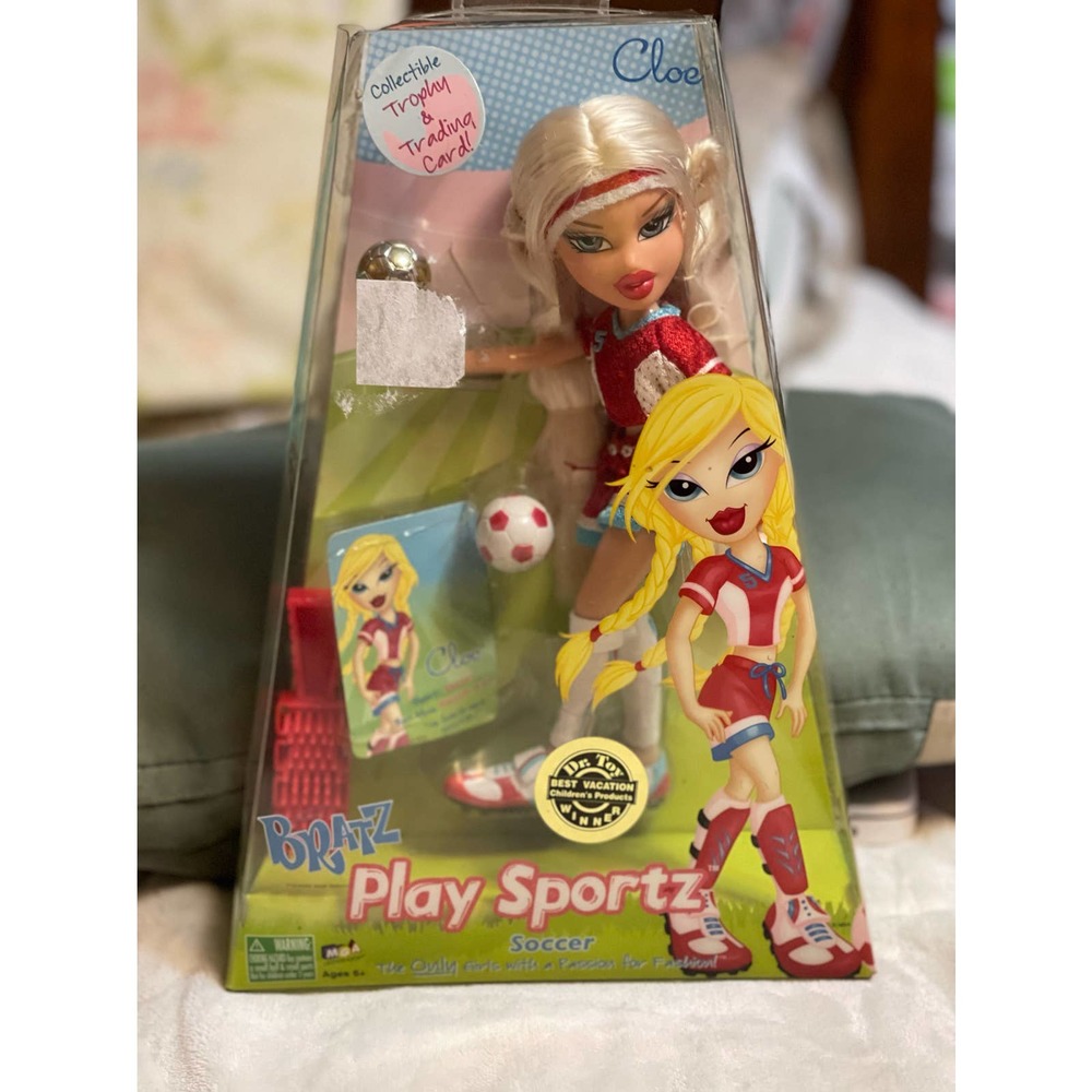 BRATZ Play Sportz Soccer Cloe Doll The Only Girls With A Passion For Fashion!